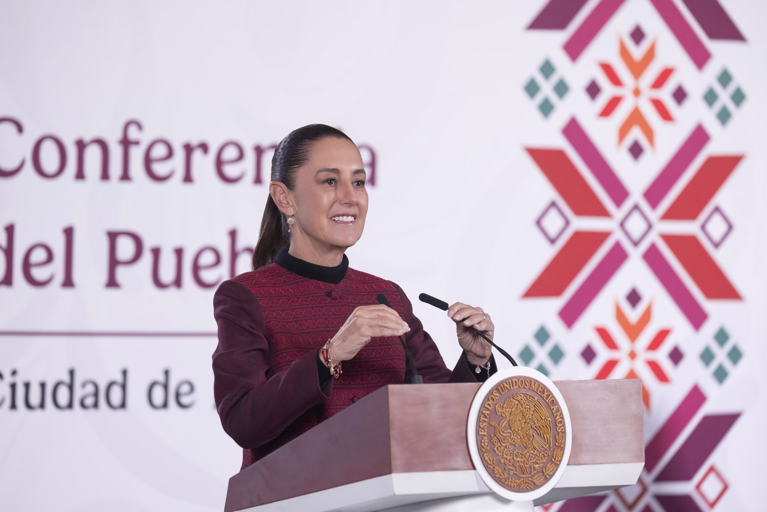 Claudia Sheinbaum desmiente amenazas a jugadores de Ecuador; acusa campaña de desprestigio