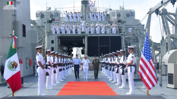 Defensa Nacional y Marina se reúnen con jefe del Comando Norte de Estados Unidos en Veracruz