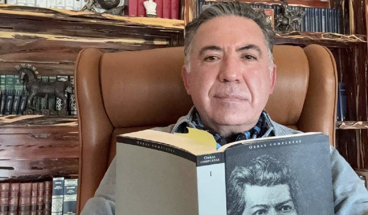 Senador Enrique Inzunza acusado por Estados Unidos continúa ausente del Senado, pero publica en redes