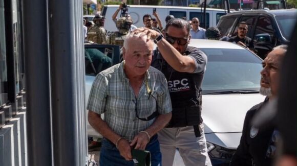 UIF bloquea cuentas bancarias de Ernesto Ruffo mientras aguarda en prisión