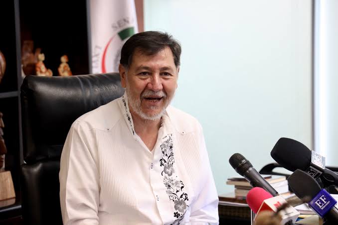 Gerardo Fernández Noroña insulta a presidenta de Uruapan, Michoacán, y la califica de fascista