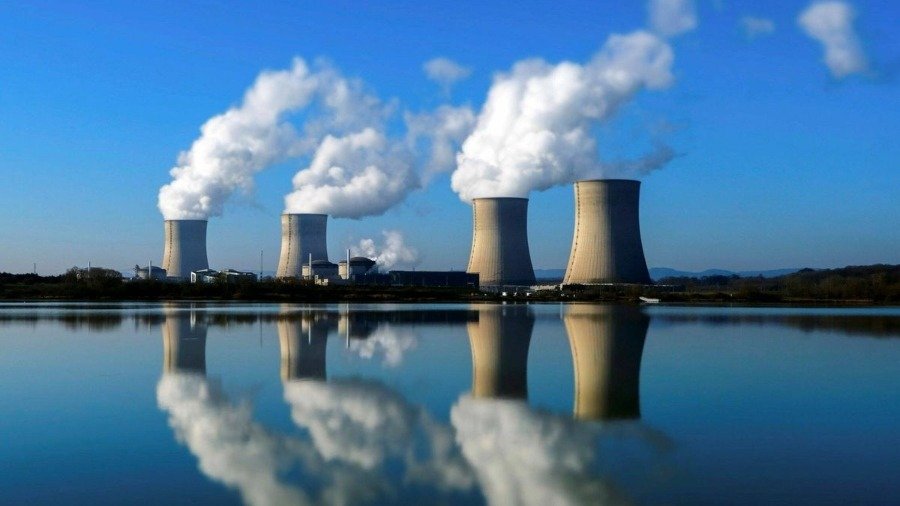 Francia cierra sus reactores nucleares por ola de calor extremo en Europa
