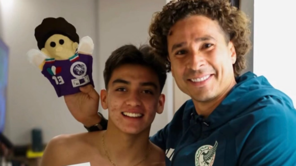 Con emotivo mensaje, Gilberto Mora felicita a Guillermo Ochoa en su cumpleaños 41