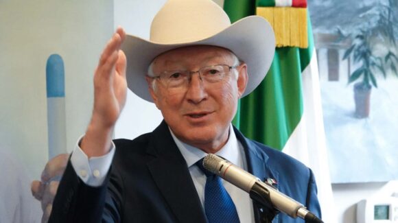 FGR afirma que exembajador estadounidense Ken Salazar goza de inmunidad diplomática en caso Zambada