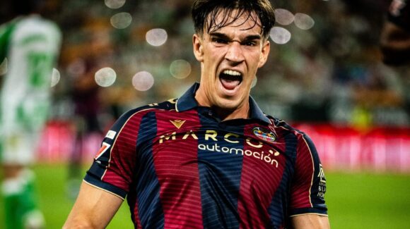LaLiga: El Real Madrid firma al delantero español Carlos Espí por cinco temporadas