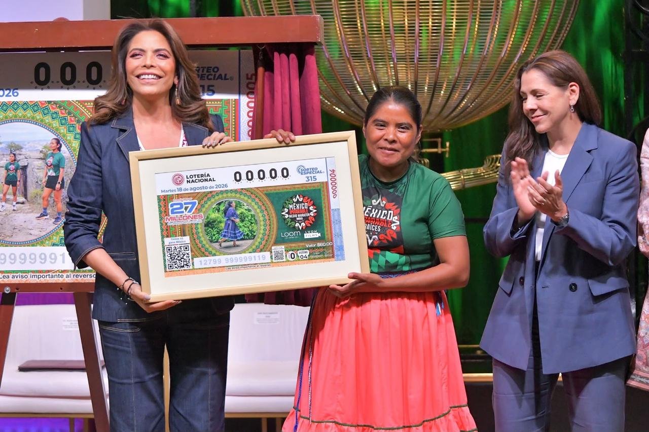 Lotería Nacional presenta billete conmemorativo a corredoras indígenas de México
