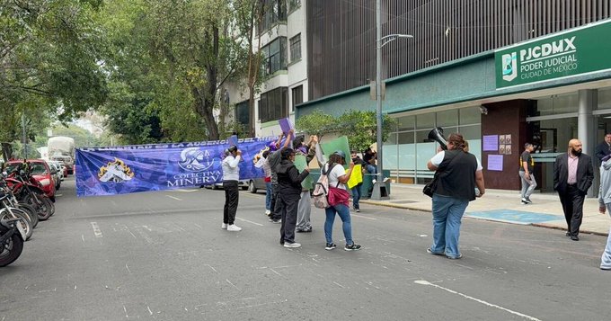 Bloqueos y manifestaciones afectan circulacion en la zona Centro de la Ciudad de México este sábado