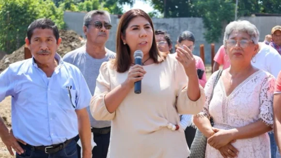 “Usted ya va de salida, señor”: Video de alcaldesa de Huimanguillo desata polémica por comentario a adulto mayor