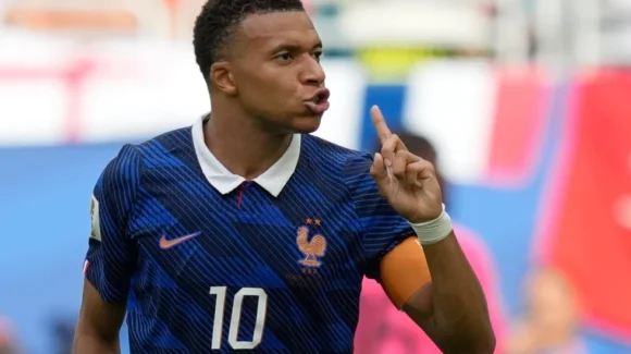 Kylian Mbappé rompe récord de Messi de más goles en mundiales en su carrera con 22