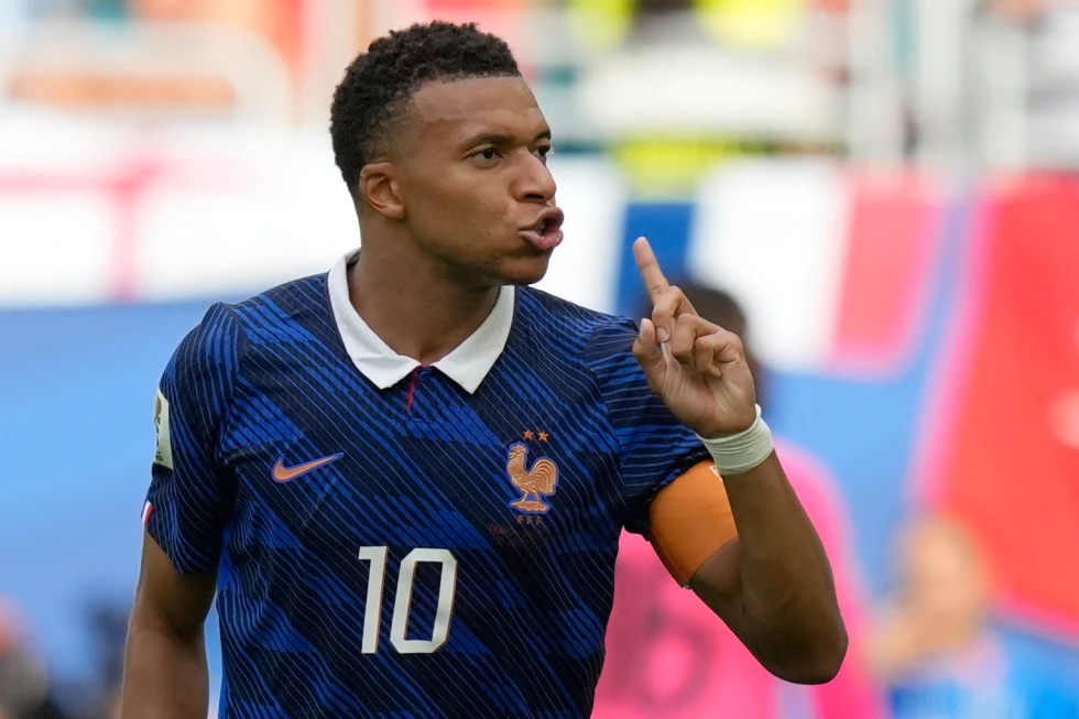 Kylian Mbappé rompe récord de Messi de más goles en mundiales en su carrera con 22