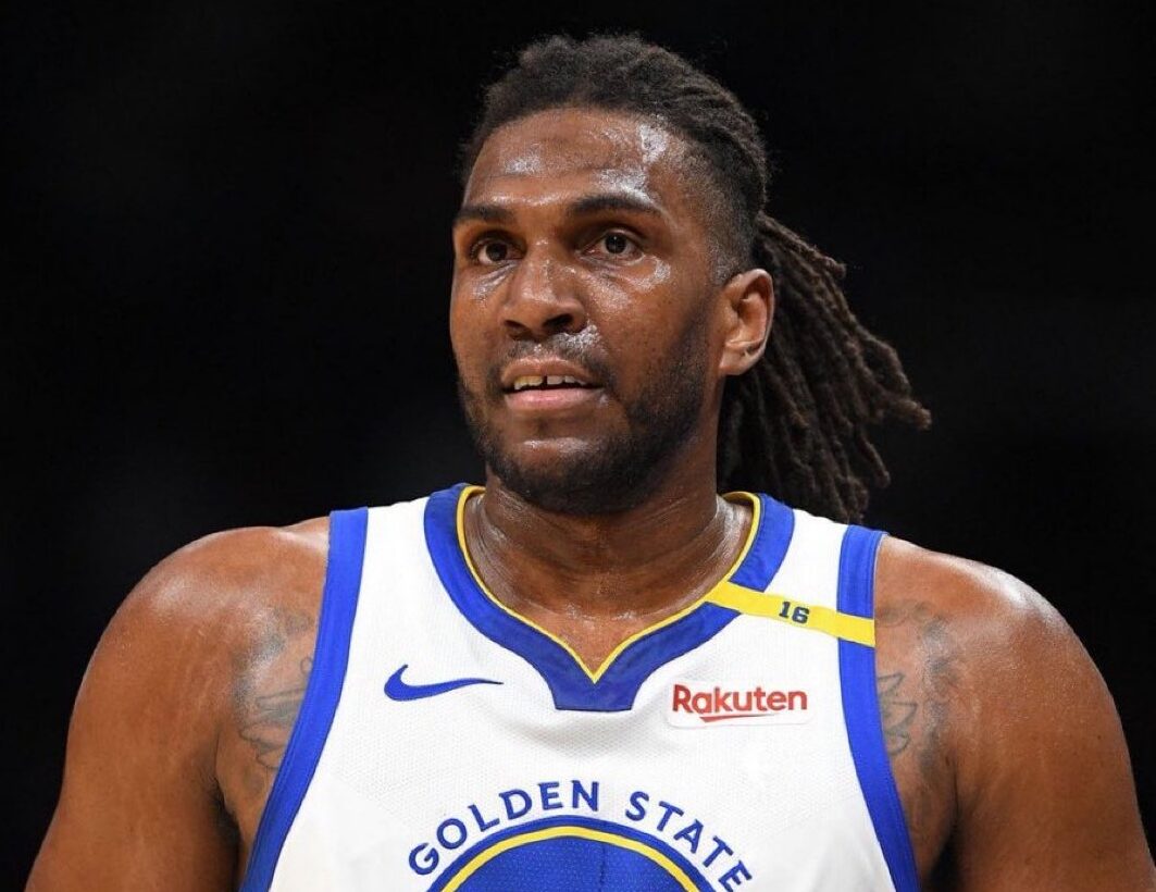 NBA: Los Ángeles Lakers firman al centro veterano Kevon Looney por una temporada