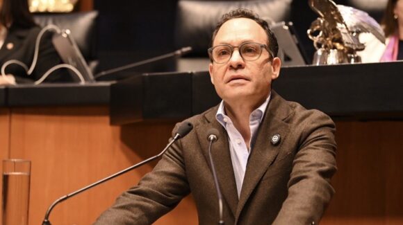 El senador Néstor Camarillo de MC alerta sobre riesgos de censura en lineamientos de derechos de audiencias