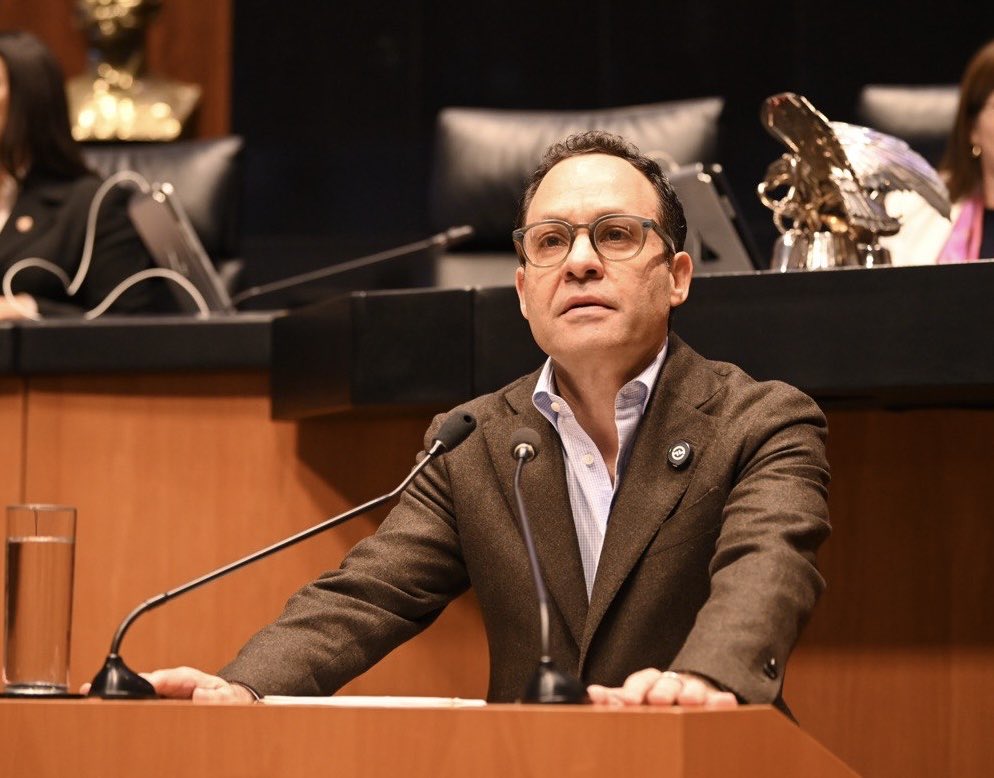 El senador Néstor Camarillo de MC alerta sobre riesgos de censura en lineamientos de derechos de audiencias