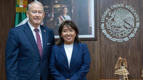 Ronald Johnson se reúne con Agricultura para combatir gusano barrenador