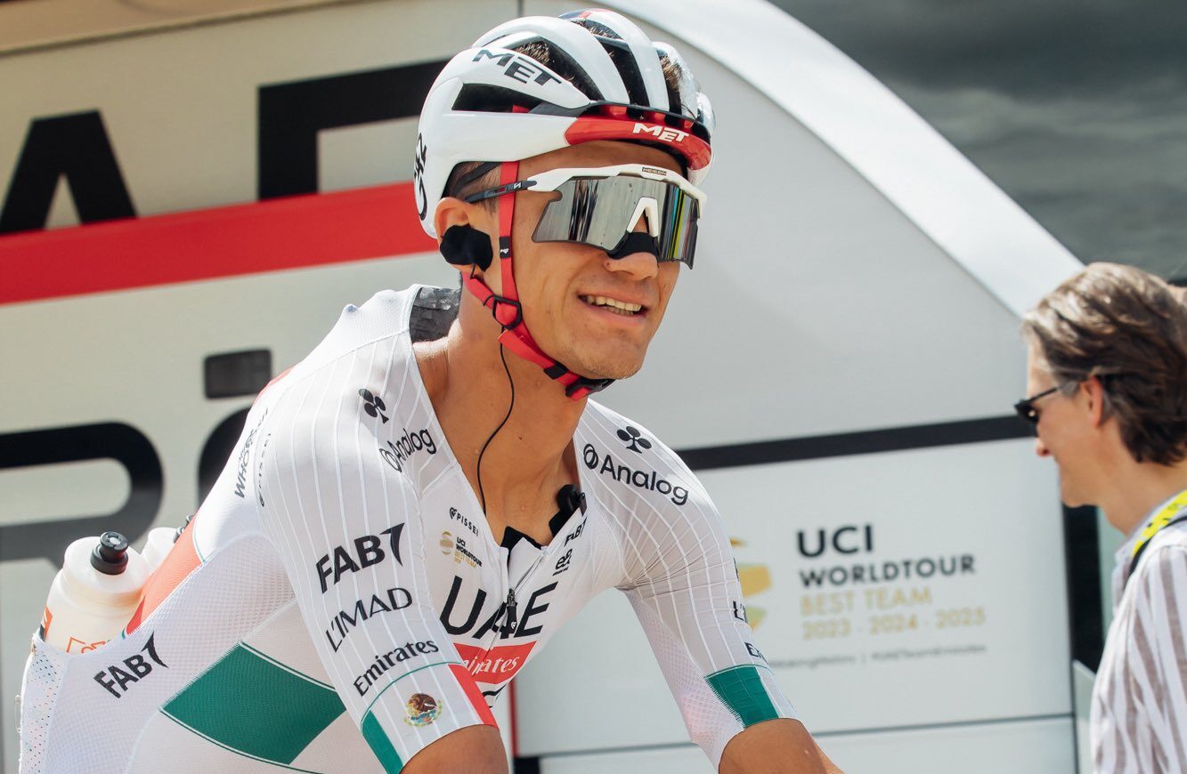 Isaac del Toro es felicitado por la presidenta Claudia Sheinbaum por su tercer lugar en el Tour de Francia
