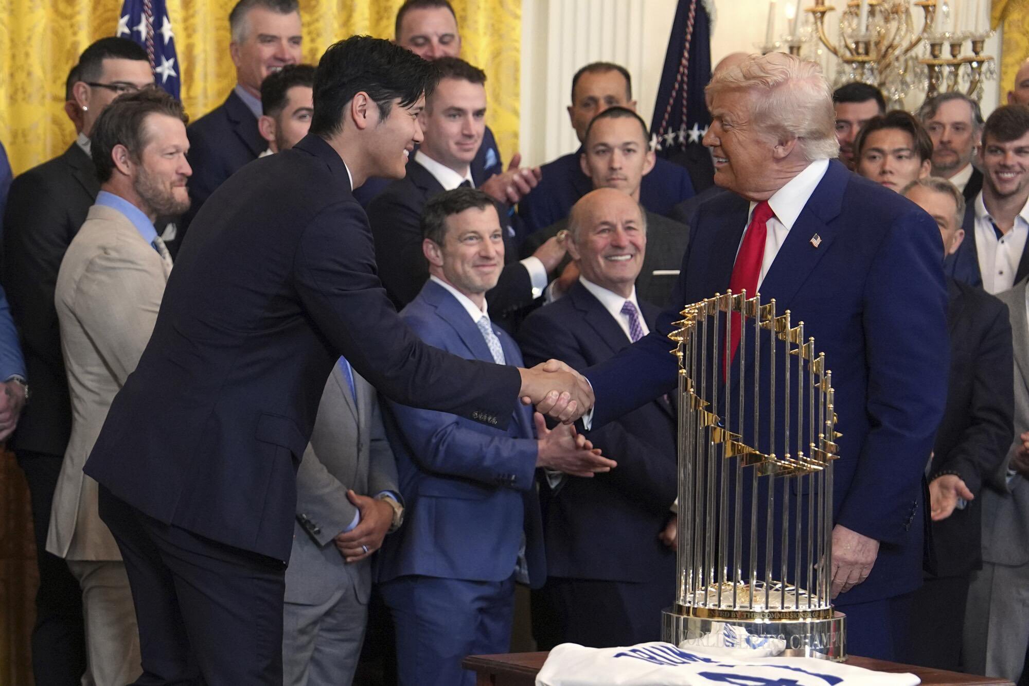 Donald Trump recibe a los Dodgers en la Casa Blanca y elogia a Ohtani rumbo a un posible tricampeonato