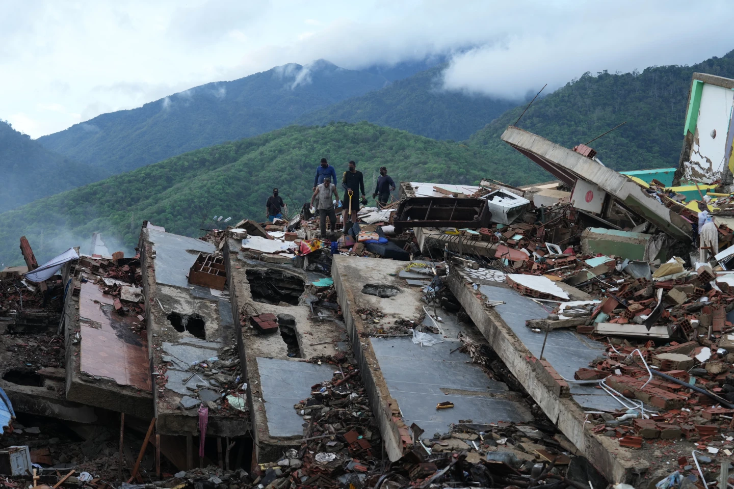 Terremotos en Venezuela han dejado 3 mil 811 muertos a dos semanas de la tragedia