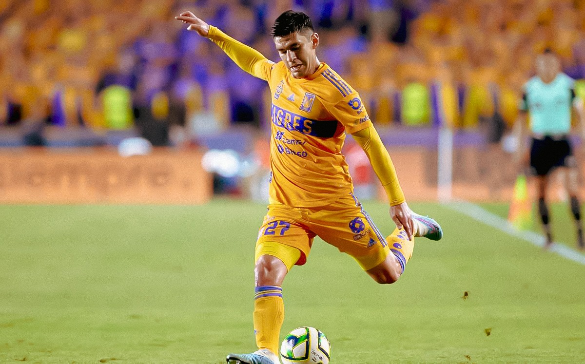 Jesús Angulo es operado de la rodilla y causa baja en Tigres para el Apertura 2026