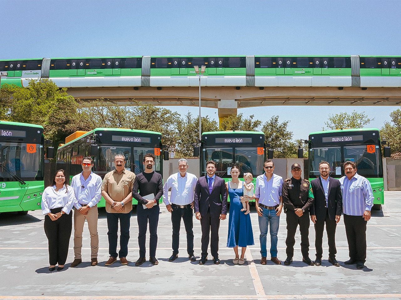 Entregan 100 nuevas unidades de transporte público en Nuevo León y destacan eficiencia durante el Mundial 2026