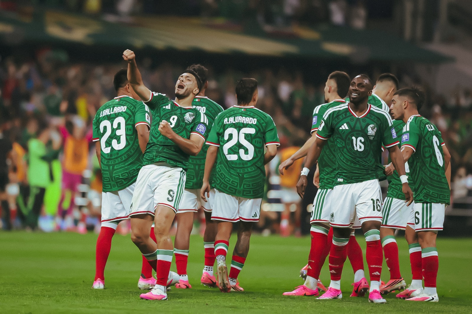 México enfrenta a Inglaterra en los octavos de final, el partido más importante de su historia mundialista en los últimos 32 años