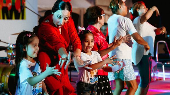 Flamenco y rock alternativo encienden el Foro Cultural del Parque del Agua durante la fiesta del Mundial