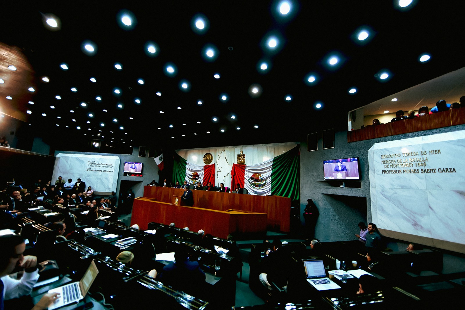 Promulgan reforma que avala reducir edad para la gubernatura de Nuevo León