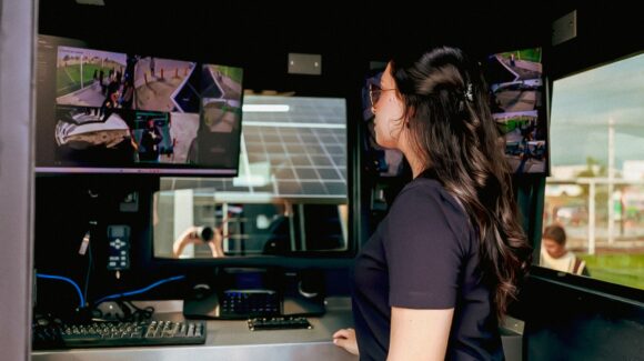 Amplía Juárez, Nuevo León, red de videovigilancia con 7 torres móviles
