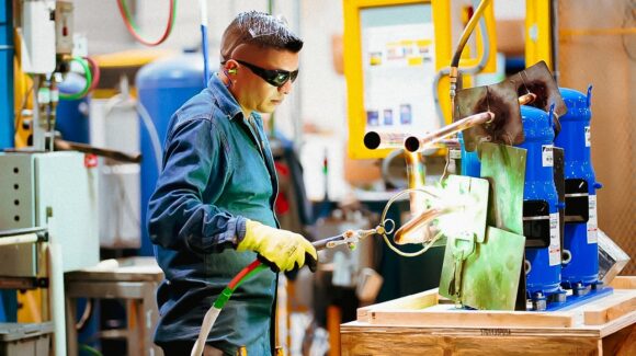 Nuevo León registra un incremento del 42.5% en la generación de empleo durante el primer semestre de 2026