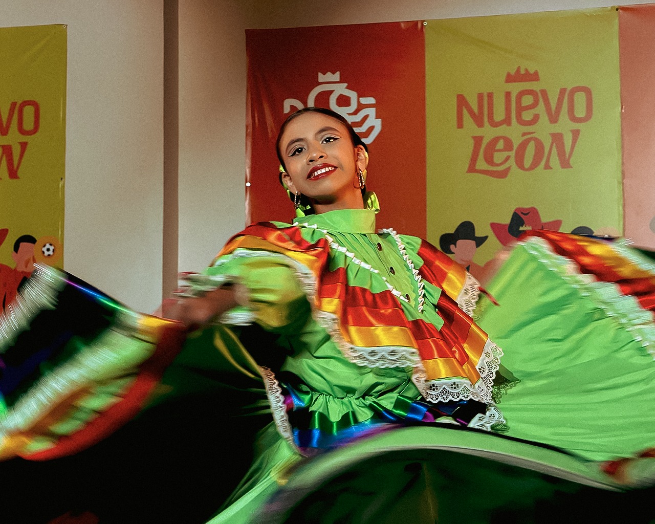 Compañía Folklórica Citlali llena de tradición el Parque del Agua en Nuevo León