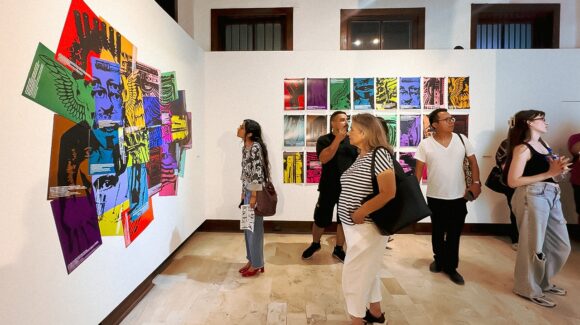 Exposición en la Casa de la Cultura de Nuevo León explora las problemáticas sociales con muestra ‘Monstruos del Siglo XX’