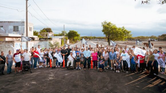Gobierno de Salinas Victoria entrega obras de pavimentación en la colonia Emiliano Zapata