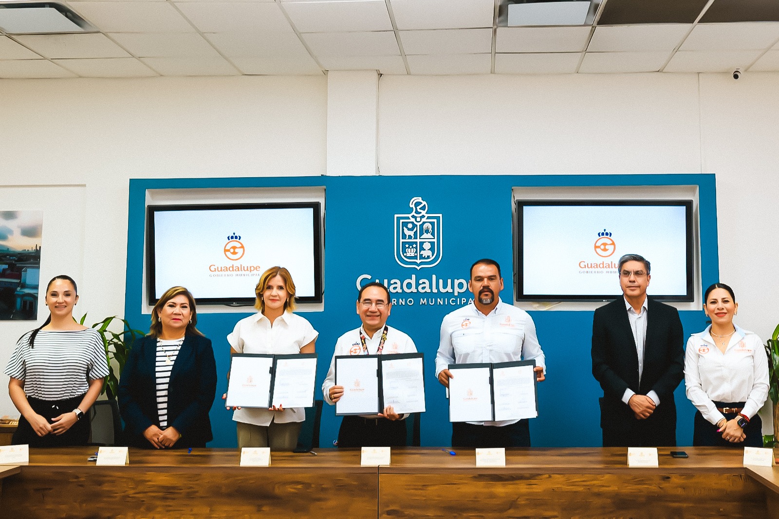 Guadalupe e INDE NL firman convenio para impulsar el deporte infantil y juvenil