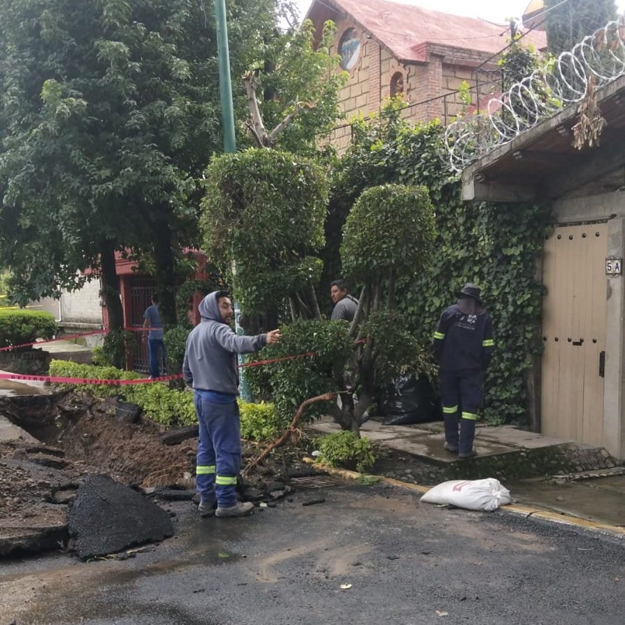 Trabajos inconclusos provocan inundaciones en la alcaldía Tlalpan en la Ciudad de México