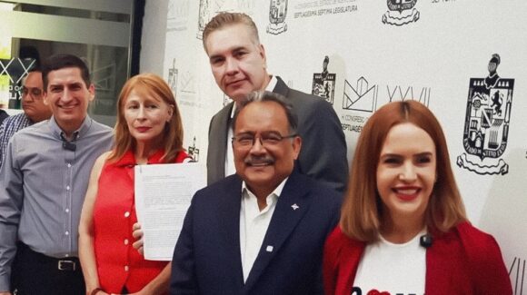 Diputados de NL proponen reforma para prohibir licencias a gobernadores que aspiren a la presidencia