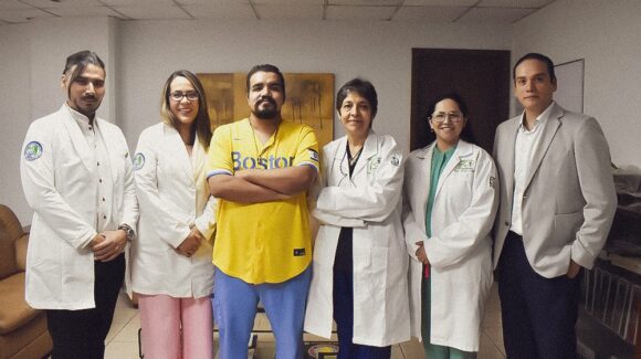 Agradece Ángel Abraham a doctoras y doctores del IMSS Nuevo León que cambian su vida