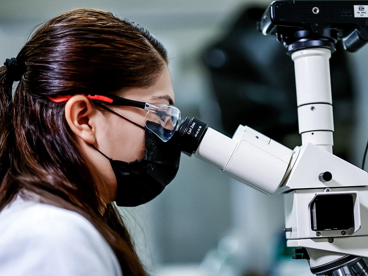 Destaca laboratorio de Agua y Drenaje de Monterrey en evaluación internacional de calidad