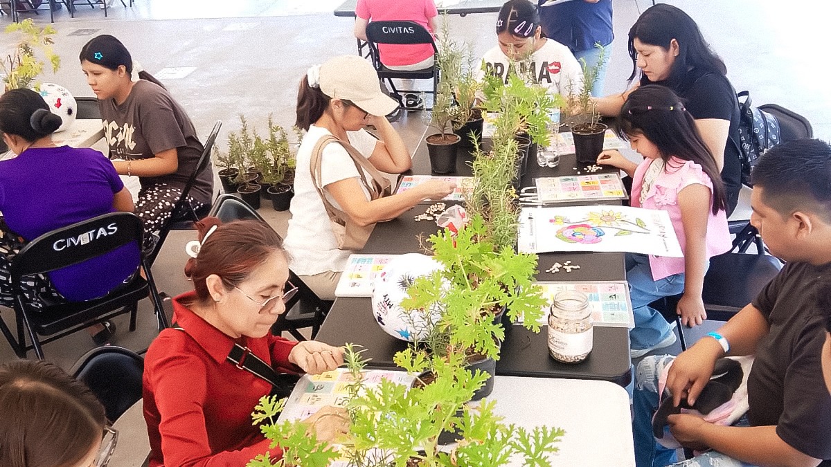 Promueve Monterrey educación ambiental y reciclaje durante la jornada Alameda de Pinta
