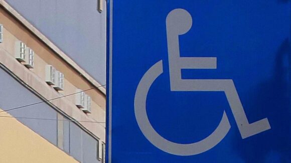 Impulsan en Nuevo León la ‘Ley LUCA’ para actualizar la señalética de discapacidad