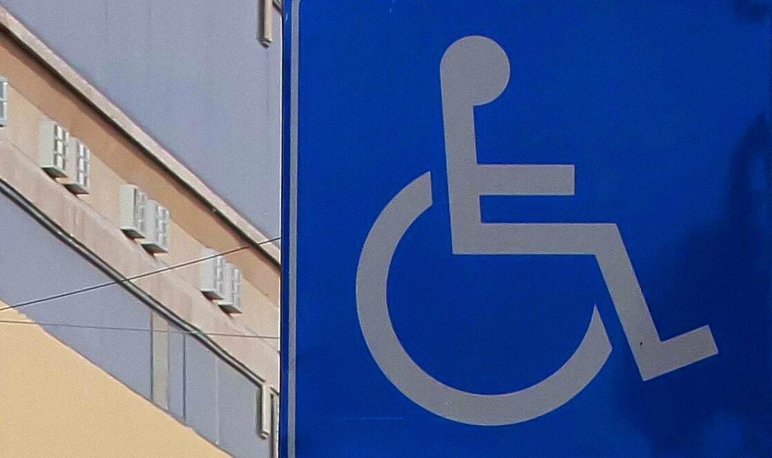 Impulsan iniciativa en el Congreso de Nuevo León para actualizar la señalética de discapacidad