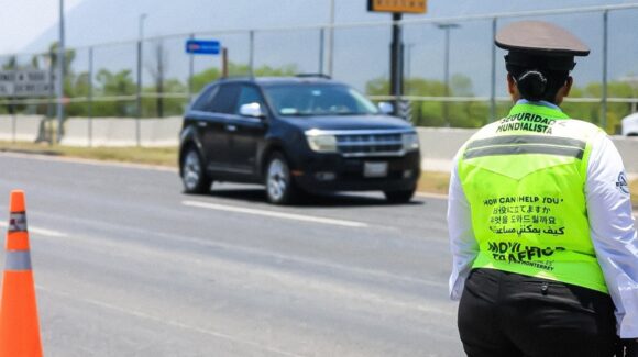 Implementa Tránsito de Monterrey operativos tipo carrusel en Carretera Nacional