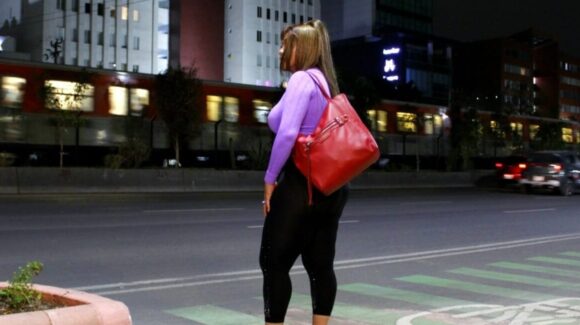 Trabajadoras sexuales ocupan ciclovía de Tlalpan en CDMX tras perder 90% de ingresos