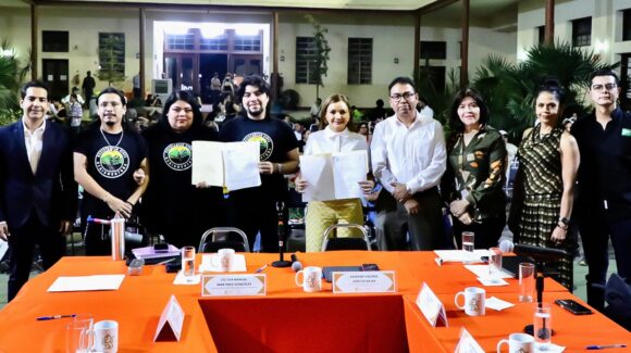 Acuerdan autoridades de Nuevo León y colectivo ciudadano mesas de trabajo para evaluar el transporte público