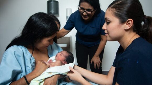 Clara Brugada anuncia cambios al apoyo embarazadas en CDMX: Así se entregarán los 9 meses