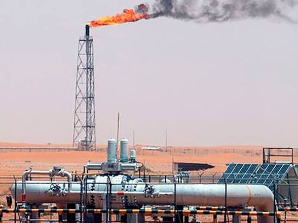 Arabia Saudita reduce el precio de su petróleo crudo por reapertura del Estrecho de Ormuz