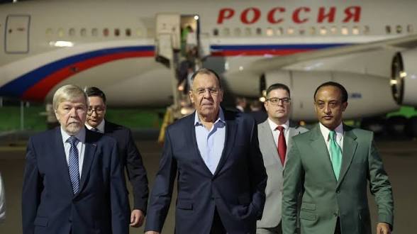 El canciller ruso Serguéi Lavrov llega a Etiopía en el inicio de su gira por África