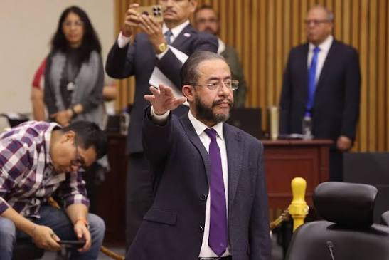 El diputado de Morena, Hugo Eric Flores, asume la dirección nacional del partido PAZ