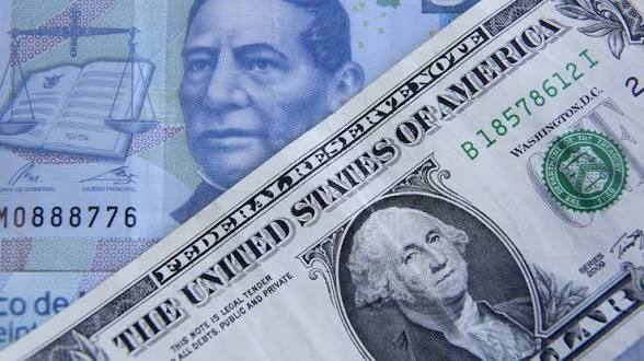 Peso mexicano cae tras declaraciones de Trump sobre negociación del T-MEC