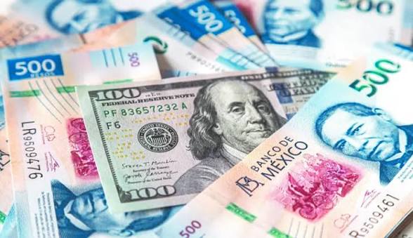 Peso mexicano se mantiene estable en cierre de semana ante perspectivas débiles de tasas de interés en EU