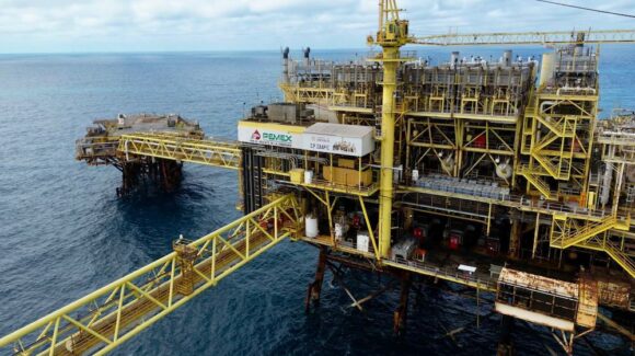 México volverá a explotar el yacimiento petrolero de Cantarell; Sheinbaum anuncia una alianza estratégica con Brasil