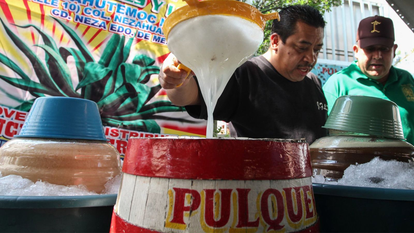 Tradición milenaria del pulque llega a la Condesa en la CDMX
